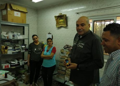 رئيس مدينة الطود يتفقد قافلة طبية فحصت 350 مواطن من أهالي قرية منشية النوبة