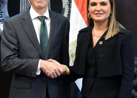 مصر وبريطانيا تتفقان على زيادة الاستثمارات ودعم المشروعات التنموية في التعليم والصحة