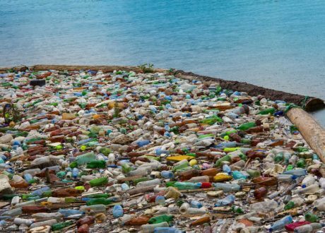 Ocean Cleanup project use collection device for first time