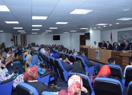 في إطار العمل المجتمعي.. محافظ الإسكندرية يلتقي شباب منظومة العمل التطوعي لرصد وحل مشكلات الأحياء