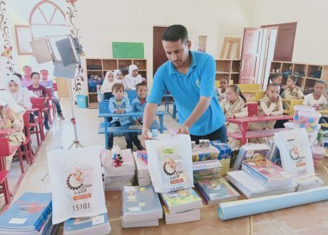 «صناع الخير» توزع رؤس أغنام وأدوات مدرسية بقرية دار السلام بالفيوم