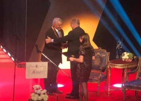 Zahi Hawwas first Egyptian, African to win Karic Foundation award