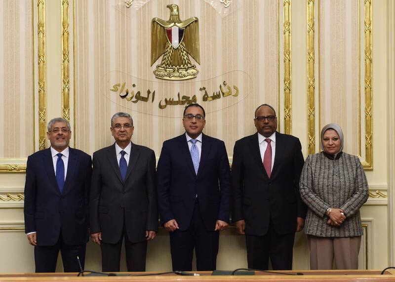الكهرباء : بروتوكولا تعاون لإنشاء محطتي توليد الكهرباء من طاقتي الشمس والرياح