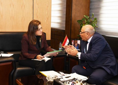 وزيرة التخطيط تبحث سبل استثمار الفرص التنموية بالوادي الجديد