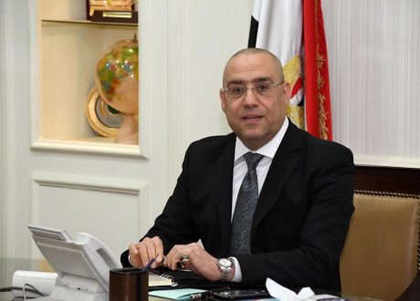 بتكلفة 9 مليارات.. وزير الإسكان يتابع تنفيذ 54 محطة صرف صحي في الصعيد