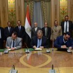 البريد يوقع مذكرة لإنشاء مصنع لإعادة تدوير الإطارات المستعملة