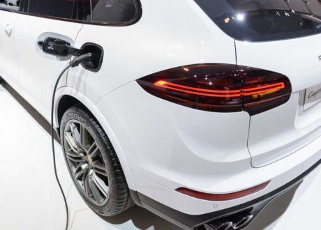 50% electric by 2025, says Porsche Canada