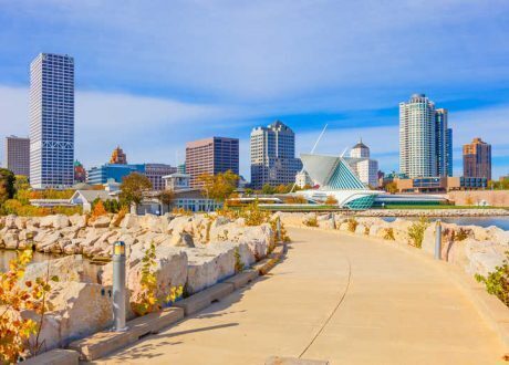 Milwaukee develops its largest solar project yet