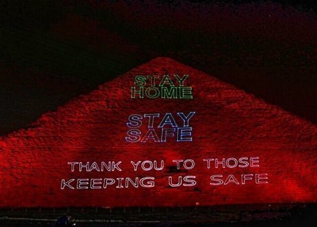 Egypt’s Khufu Pyramid lit up to call on people “stay at home”