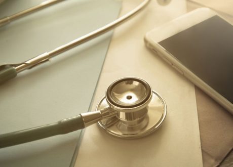 Oxford Univ. seeks developing COVID-19 tracing mobile app.