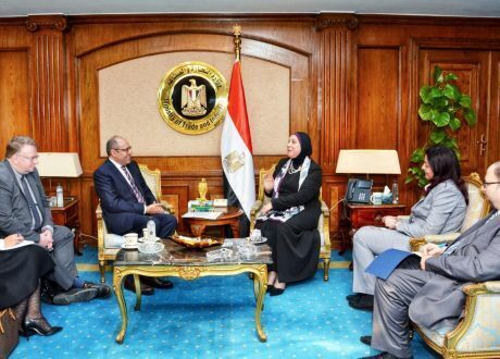 «التجارة والصناعة» تبحث مع «العمل الدولية» مشروعات التعاون المستقبلية