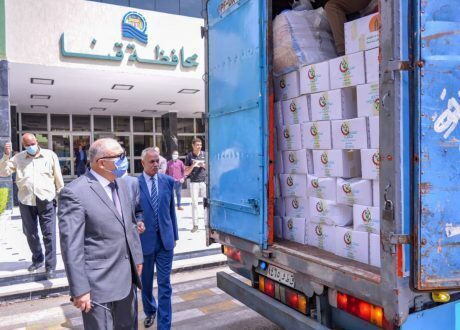 محافظ قنا: صناع الخير نموذج رائد في سرعة الاستجابة لمتطلبات المواطنين