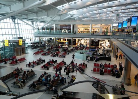CAPA: London’s Gatwick airport halves its Co2 emissions