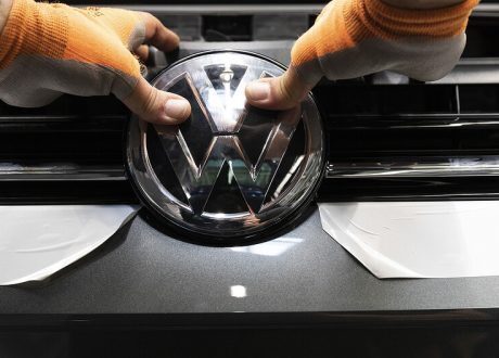 Volkswagen converts factory into pure electric car plant for 1 bln euros