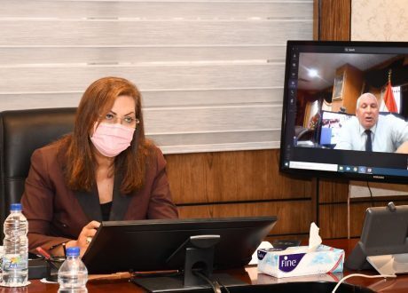 وزيرة التخطيط تبحث مع محافظ الوادي الجديد سُبل استثمار الفرص التنموية بالمحافظة