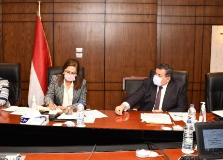 3 وزراء يناقشون مع «القومي للمرأة» خطة الحكومة لتنظيم الأسرة