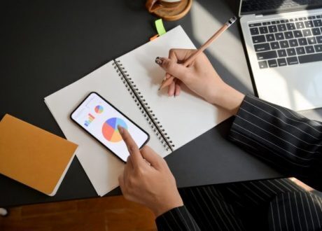 UK secures 300,000 additional devices to promote e-learning