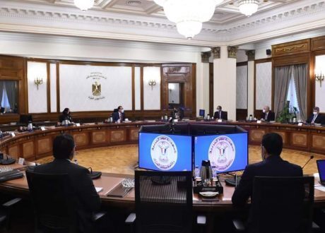 رئيس الوزراء يتابع توفير الاحتياجات والمستلزمات الصناعية لـ «حياة كريمة»