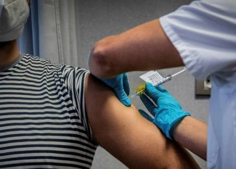 US approves resumption of Johnson & Johnson’s Covid-19 vaccine