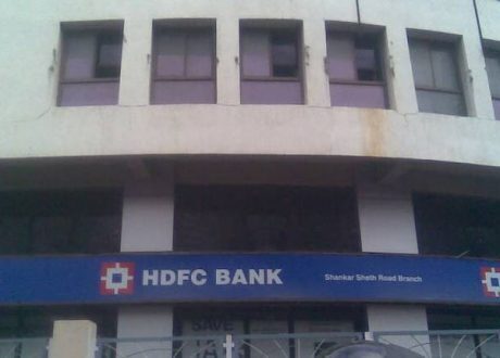 بنك”HDFC” يتعهد بـ100 كرور روبية لدعم مبادرات الإغاثة من فيروس كورونا