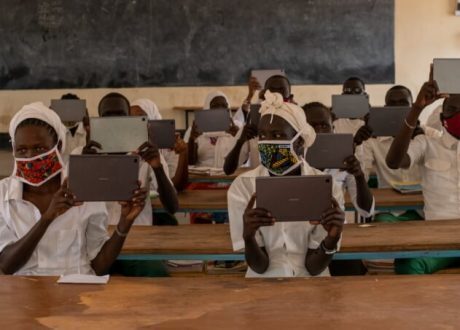 Samsung donates 1,000 Galaxy Tab devices to UNHCR