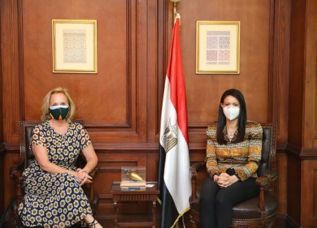 «المشّاط» تبحث مع «الوكالة الأمريكية للتنمية» التعاون لمكافحة التغيرات المناخية