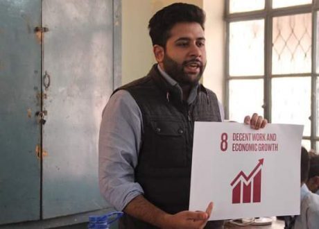 Pakistani youth develops e-health initiative for poor people