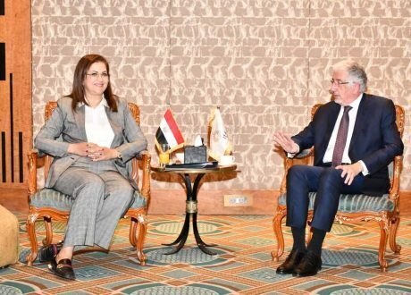 التخطيط: المؤسسة الإسلامية قدمت 700 مليون دولار للهيئة العامة للبترول