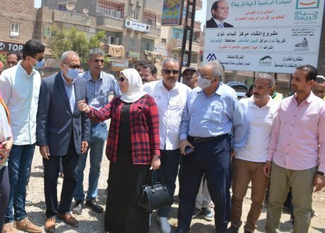 بالصور.. محافظ القليوبية يتابع مشروعات «حياة كريمة»
