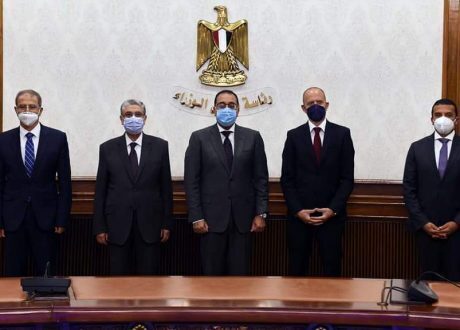 رئيس الوزراء يبحث مع «سيمنس الألمانية» تطوير صناعة الهيدروجين الأخضر في مصر