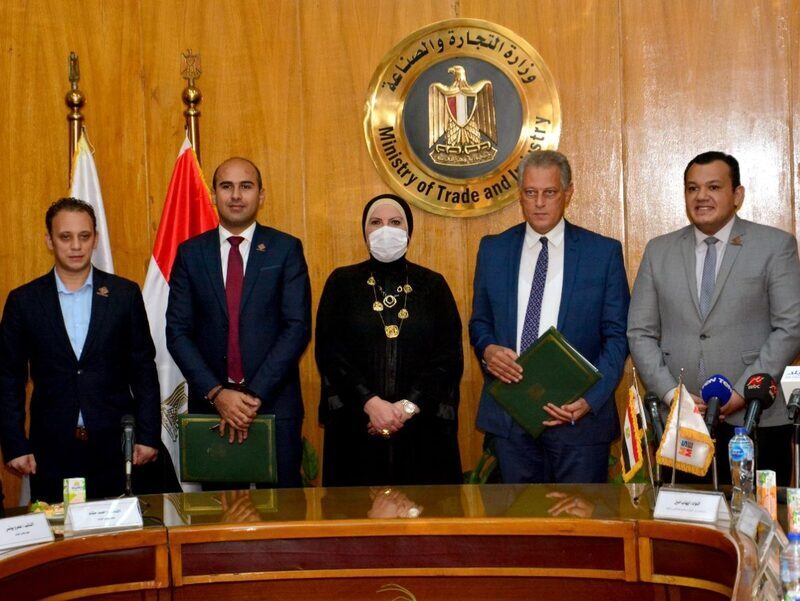 نيفين جامع: نتعاون مع القوى المجتمعية لتشجيع الشباب على إقامة مشروعات صغيرة