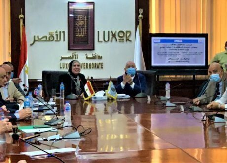نيفين جامع: نسعى لاستثمار طاقات شباب الصعيد في المشاريع الإنتاجية