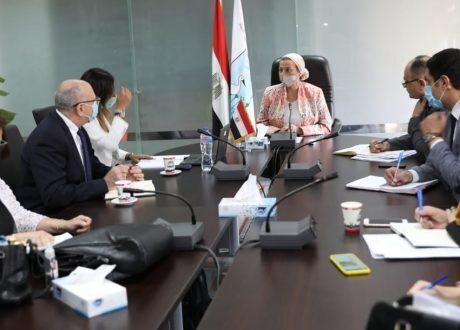 وزيرة البيئة تناقش مع البنك الدولي التعاون في مجال دراسات المناخ