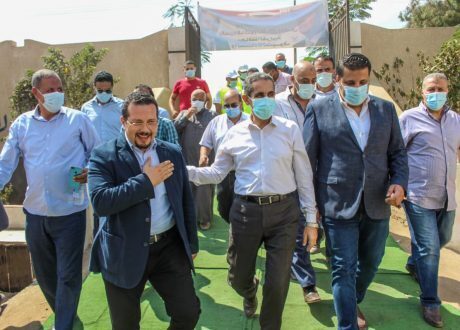 ضمن «حياة كريمة».. محافظ الغربية يتفقد قافلة طبية واخري للتحول الرقمي