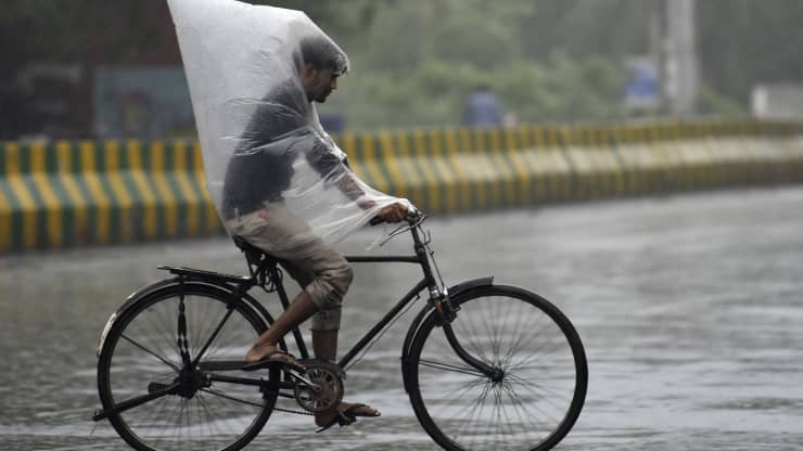 India will ban single-use plastics next year to cut pollution — experts say that’s not enough