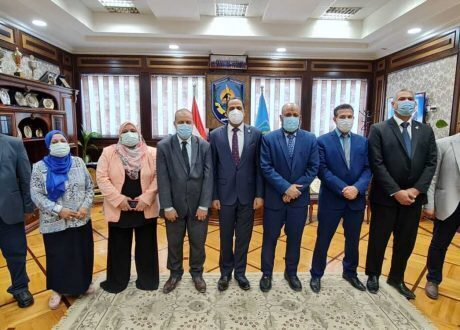 وفد وزارة التخطيط يتفقد مشروعات جامعتي دمنهور والمصرية اليابانية