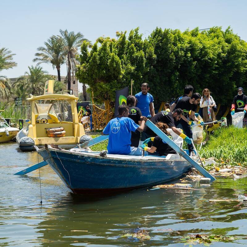 اتصالات مصر تشارك بمبادرة مستدامة لتنظيف مياه النيل بجزيرة القرصاية وإعادة تدوير مخلفاته