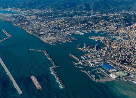 EIB contributes €300 m to renovating Italian port to reduce climate risks