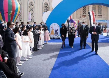 بالصور.. الرئيس يتفقد معرض المنتجات الحرفية لذوي الإعاقة
