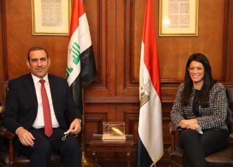 «المشاط» تتابع مع وزير التخطيط العراقي موضوعات اللجنة المصرية العليا المشتركة