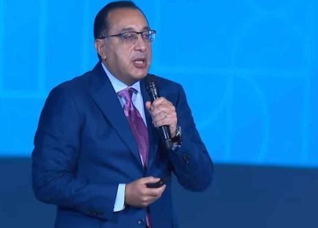 رئيس الوزراء يستعرض التجربة المصرية في مواجهة التغيرات المناخية بمنتدي شباب العالم