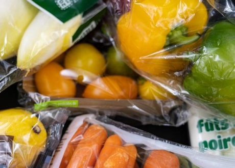 France bans plastic packaging for fruit and veg