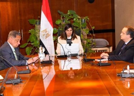 «الهجرة» تبحث مع رواد الأعمال المصريين والأفارقة تبادل الخبرات