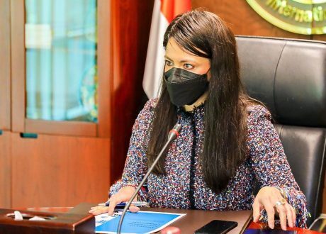 «المشاط» تجتمع ببعثة «الاستثمار الأوروبي» لتعزيز العمل المناخي ومكافحة التلوث