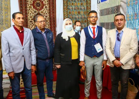 وزيرة التضامن تتفقد معرض تنموي وقافلة طبية بقرية البعيرات بالأقصر