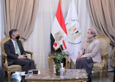 «البيئة» تبحث مع سفير اليابان مجالات التعاون في مشروعات المناخ