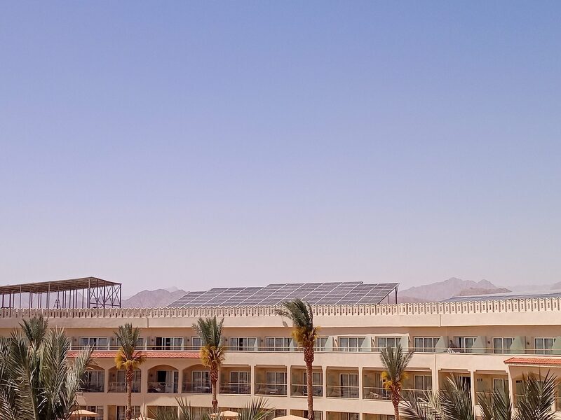 (سى اس ار) داخل أول محطة للطاقة الشمسية بشرم الشيخ ضمن خطط الاستدامة السياحية للمحافظة