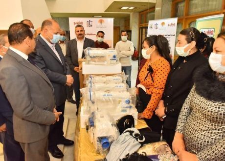 جهاز تنمية المشروعات يدرب 450 سيدة على الحرف اليدوية في أسيوط