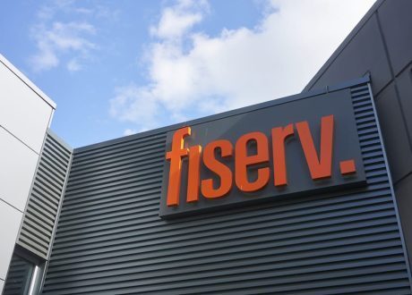 Fiserv تتبنى نهجا مسئولا ومستداما وممارسات مجتمعية بناءة