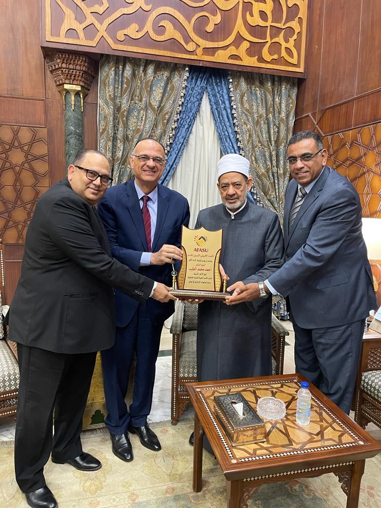«الاتحاد الأفريقي الآسيوي» يكرم فضيلة الإمام الأكبر بجائزة «أفاسو الذهبية للتنمية المجتمعية»